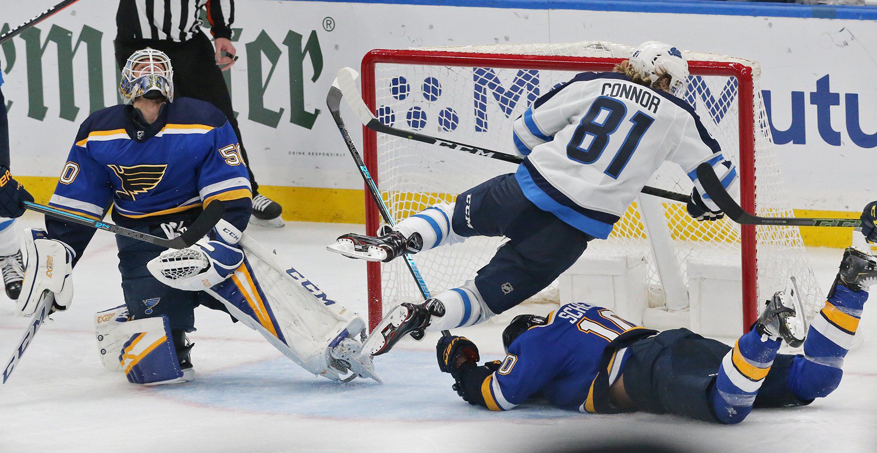 Blues and Jets skate in game 4 at the Enterprise Center
